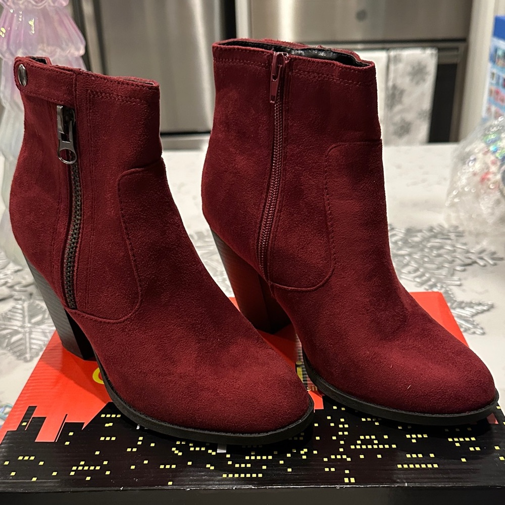 Cityclassified Maroon Ankle Booties